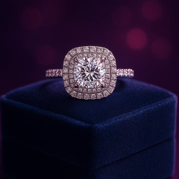 Bague halo de diamants synthétiques taille coussin 1,06 (ctw) en or 14 carats