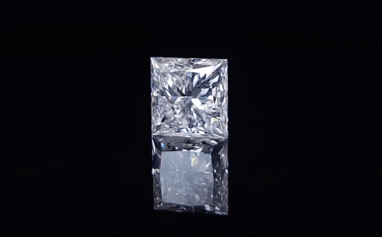 Princess cut lab-grown diamond 2.01 F color VS1 clarity