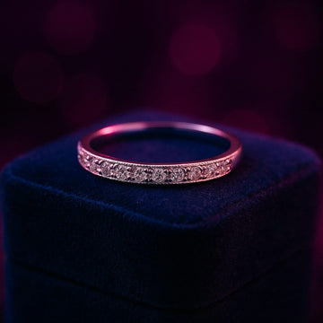 Wedding band anniversary ring with round diamond
