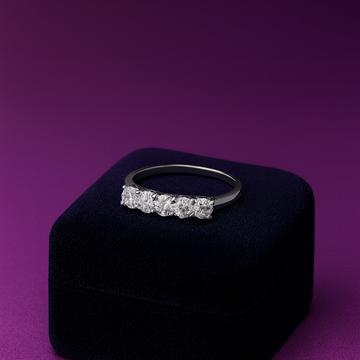 5 diamants 0,23 carat semi-éternité en or blanc 14 carats