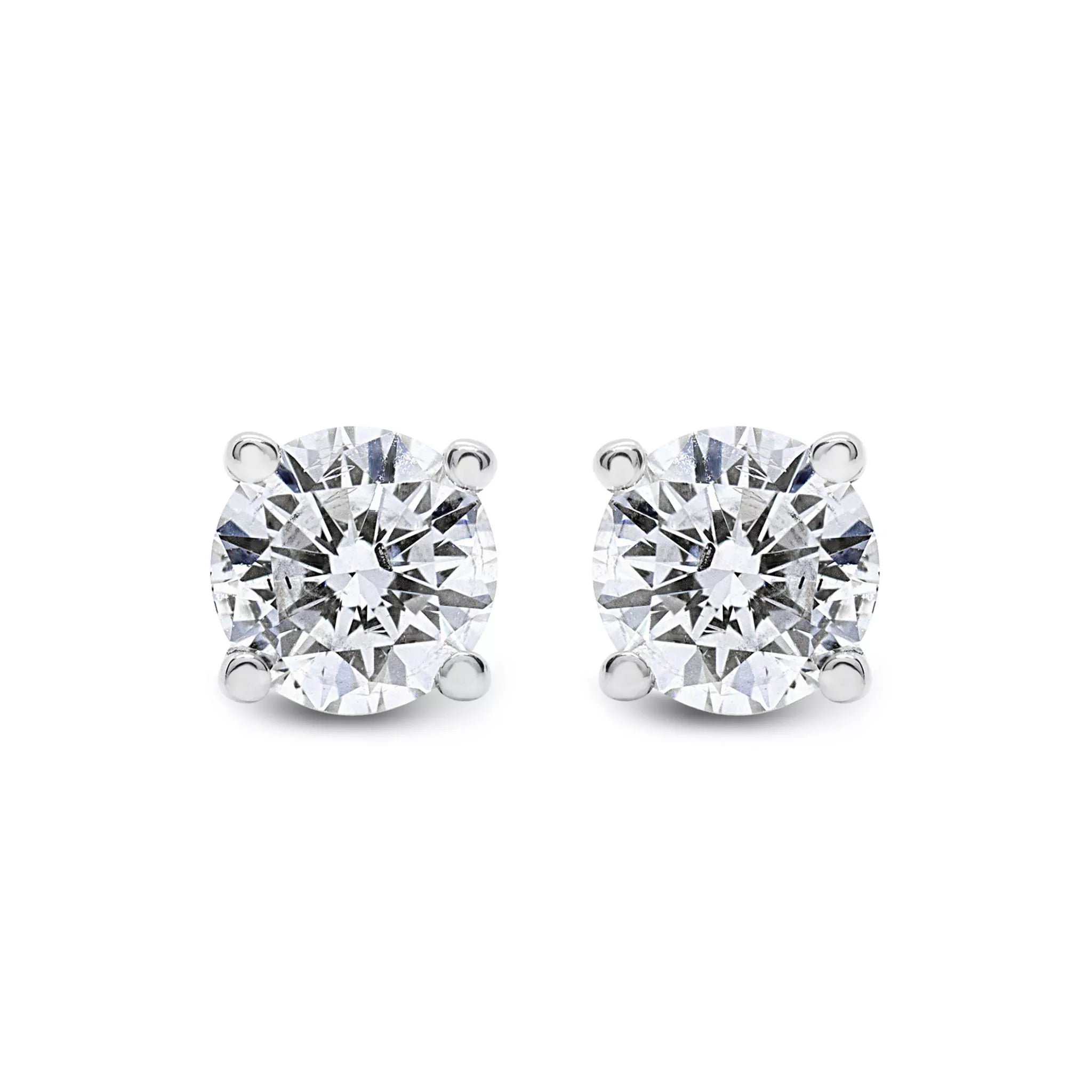 Diamond stud earrings 0.60 (ctw) in 14k white gold