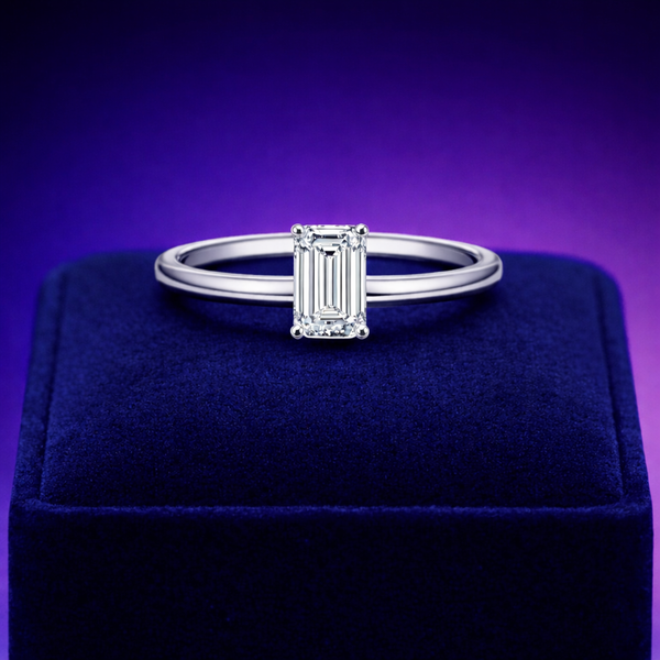 Emerald cut lab-grown solitaire diamond ring 1.01 (ctw)VS1 D 14k gold
