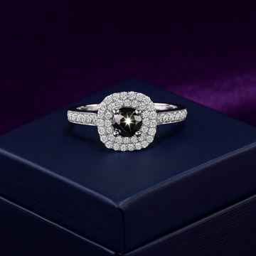 Bague halo de diamants noirs et blancs à couper le souffle 1,18 (ctw) en or 14 carats