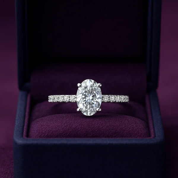 Oval solitaire lab-grown diamond ring 1.65 (ctw)  14k gold