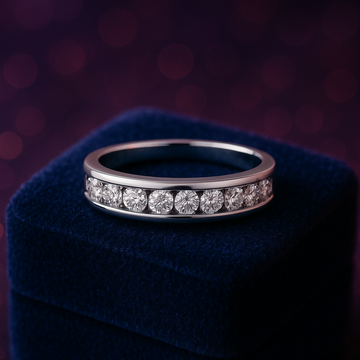 Trendy semi-eternity wedding band 1.01 (ctw) in 14k gold