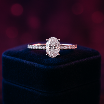Bague solitaire taille ovale avec diamant 1,04 (ct) en or blanc 14 carats