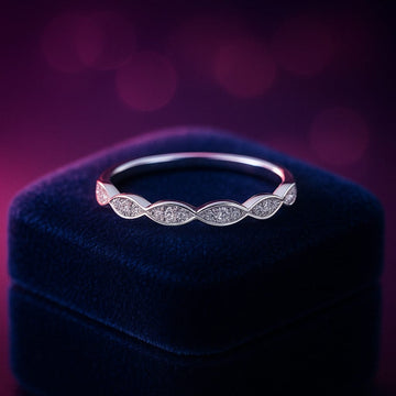 Semi-éternité design marquise en or 14 carats