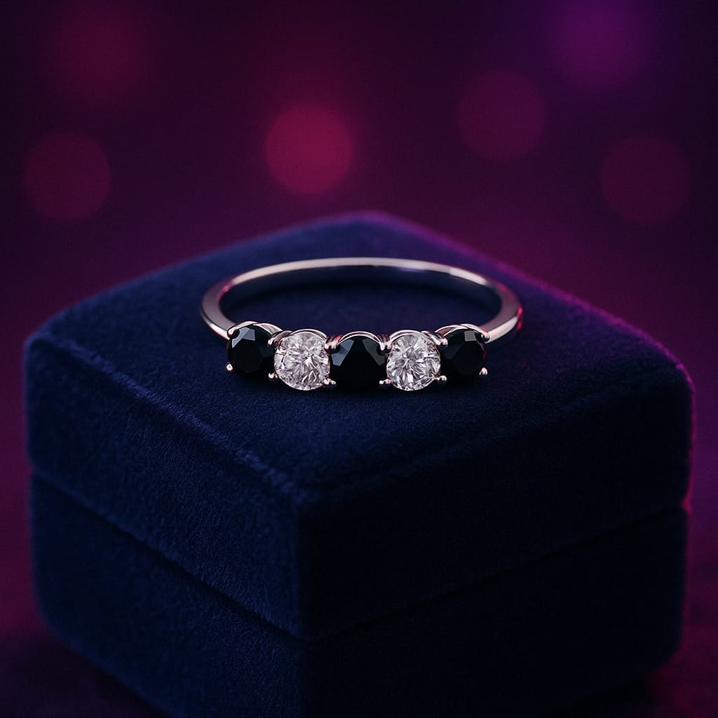 Charmante bague semi-éternité noire et blanche 0,45 (ctw) en or 14 carats 